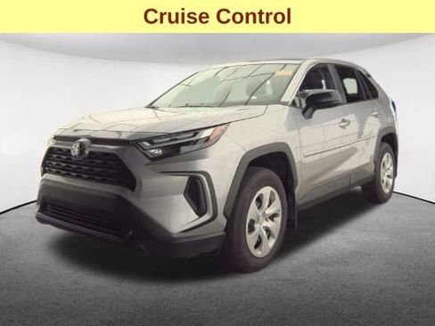 Used 2025 Toyota RAV4 LE AWD/4WD image 4