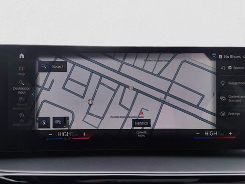 Used 2023 BMW 230i xDrive Coupe w/ Premium Package image 17