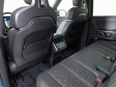 Used 2023 Rivian R1S Adventure image 33