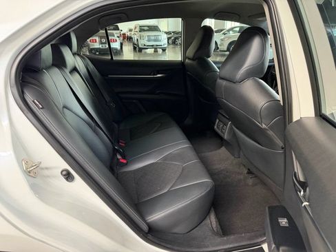 Used 2019 Toyota Camry XSE FWD image 16