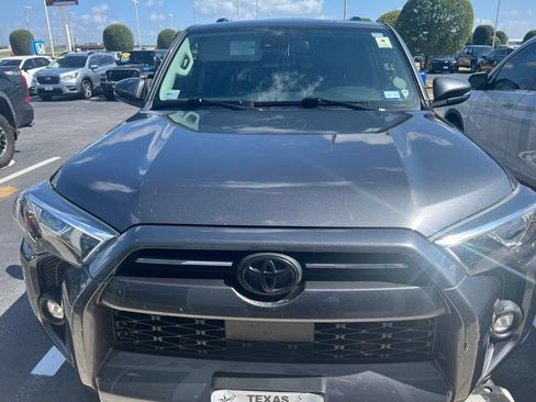 Used 2022 Toyota 4Runner SR5 Premium w/ Moonroof Package AWD/4WD image 2