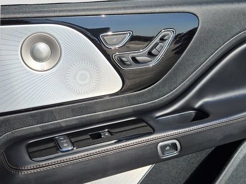 Used 2021 Lincoln Aviator Reserve w/ Equipment Group 208A RWD image 45