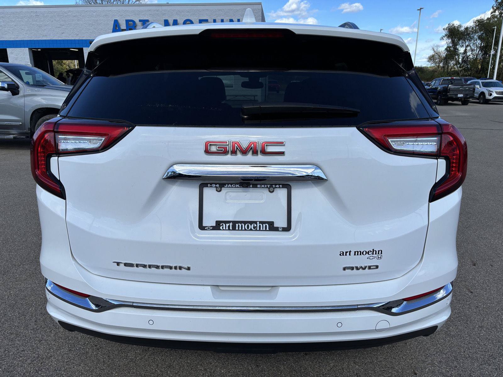 Used 2022 GMC Terrain Denali w/ Denali Premium Package AWD/4WD image 4