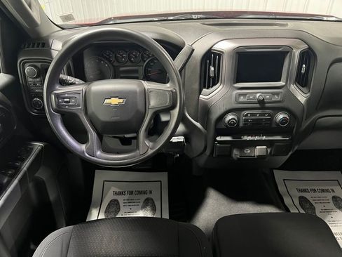 Used 2020 Chevrolet Silverado 1500 Custom w/ Custom Value Package image 4