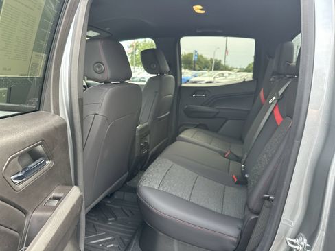 Used 2025 Chevrolet Colorado Z71 AWD/4WD image 31