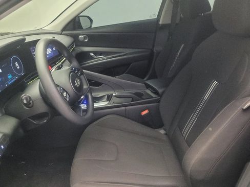 Used 2024 Hyundai Elantra SEL FWD image 17