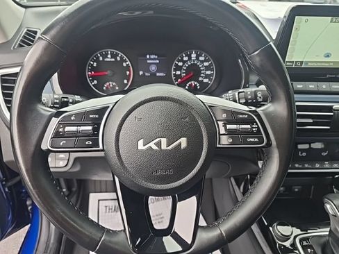 Used 2023 Kia Seltos S w/ Navigation Package AWD/4WD image 11