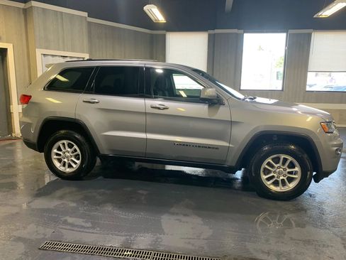 Used 2018 Jeep Grand Cherokee Laredo AWD/4WD image 7