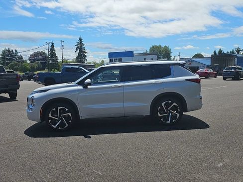 Used 2024 Mitsubishi Outlander SEL AWD/4WD image 3