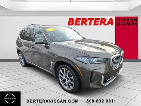 Used 2024 BMW X5 xDrive40i w/ Premium Package image 4
