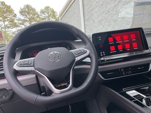 New 2026 Volkswagen Atlas Peak Edition AWD/4WD image 35