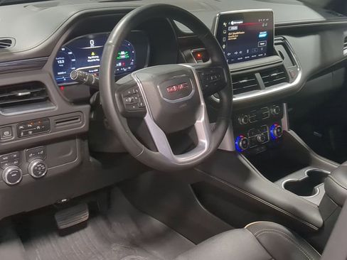 Used 2023 GMC Yukon SLT w/ SLT Luxury Package AWD/4WD image 12