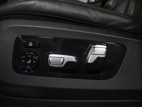 Used 2019 BMW X5 xDrive50i w/ M Sport Package image 33