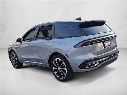 Used 2024 Lincoln Nautilus Reserve w/ Equipment Group 202A image 8