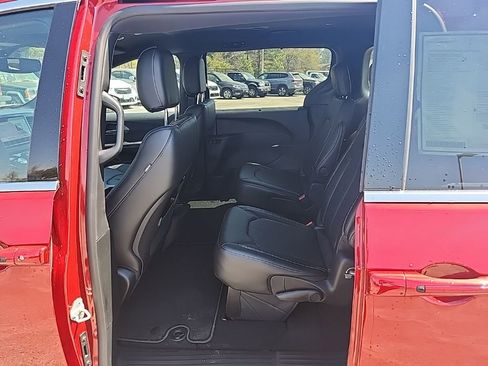 New 2026 Chrysler Pacifica Select FWD image 22