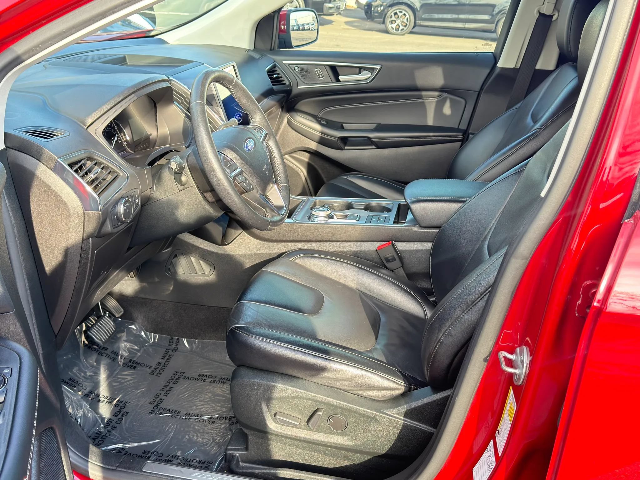 Used 2022 Ford Edge Titanium AWD/4WD image 11