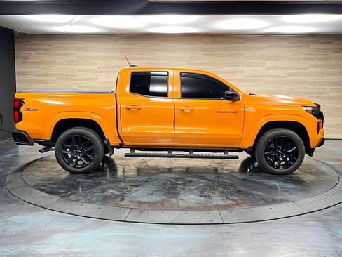 Used 2025 Chevrolet Colorado Z71 w/ Technology Package AWD/4WD image 31