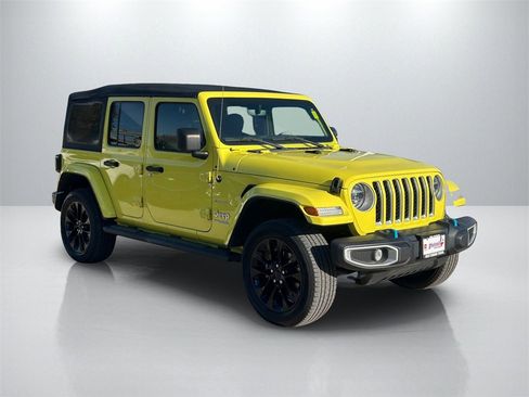 Used 2022 Jeep Wrangler Unlimited Sahara image 3