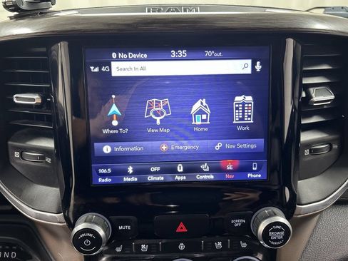 Used 2019 RAM 1500 Laramie AWD/4WD image 16