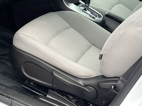 Used 2016 Chevrolet Cruze LT w/ Technology Package image 12