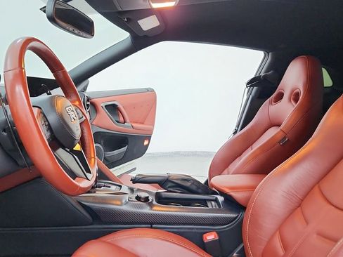 Used 2017 Nissan GT-R Premium w/ Premium Interior Package image 14