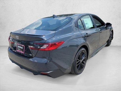 Used 2025 Toyota Camry SE w/ Convenience Package FWD image 5