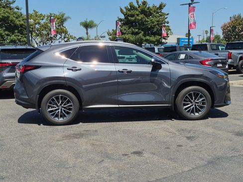 Used 2025 Lexus NX 250 FWD w/ Accessory Package (2T) image 4