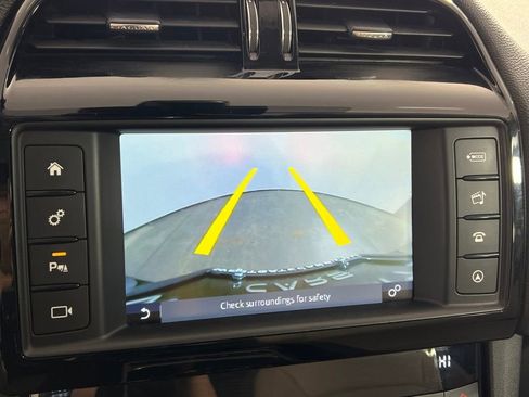 Used 2017 Jaguar F-PACE Premium image 46