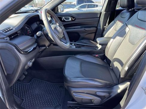 Used 2023 Jeep Compass Trailhawk image 14