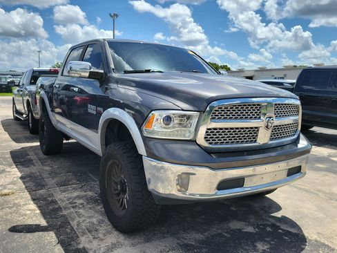 Used 2017 RAM 1500 Laramie AWD/4WD image 6