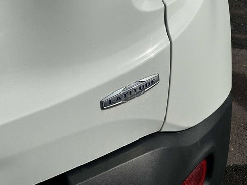 Used 2022 Jeep Renegade Latitude w/ Convenience Group image 10