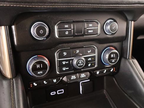 Used 2024 Chevrolet Suburban High Country w/ Advanced Technology Package AWD/4WD image 7