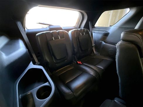 Used 2014 Ford Explorer XLT w/ Equipment Group 202A image 23