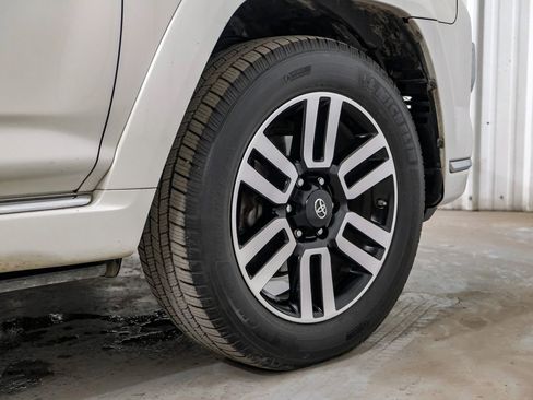 Used 2016 Toyota 4Runner Limited AWD/4WD image 59