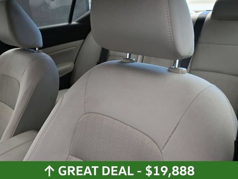 Used 2025 Nissan Altima 2.5 SV FWD image 19