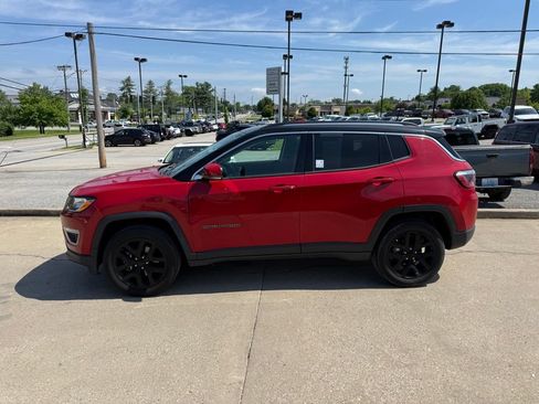 Used 2019 Jeep Compass Limited AWD/4WD image 9