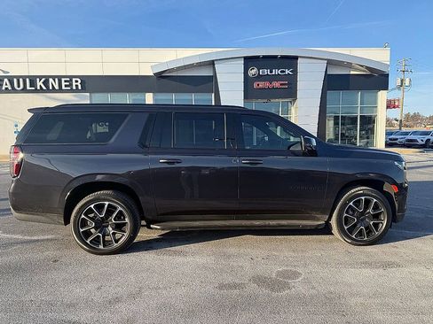 Certified 2023 Chevrolet Suburban RST w/ Luxury Package image 2