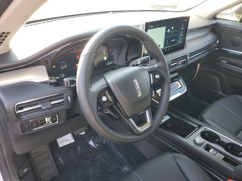 New 2026 Lincoln Corsair Premiere image 13