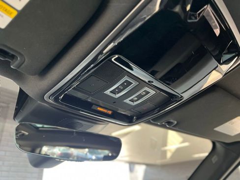 Used 2018 Land Rover Range Rover HSE image 42