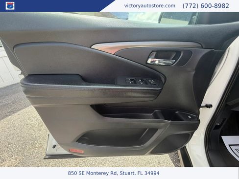 Used 2018 Honda Pilot LX image 24