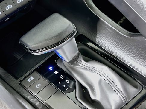 Used 2025 Hyundai Elantra Sport FWD image 23