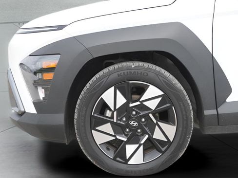 Used 2025 Hyundai Kona SEL image 34