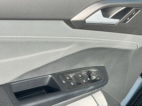 New 2026 Volkswagen Taos SE image 22