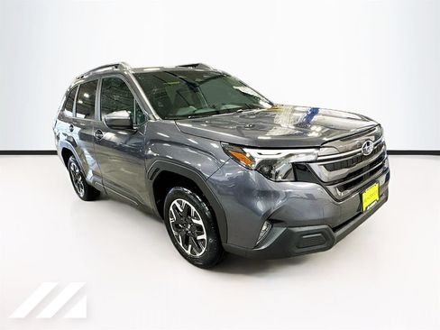 Used 2026 Subaru Forester Premium AWD/4WD image 3