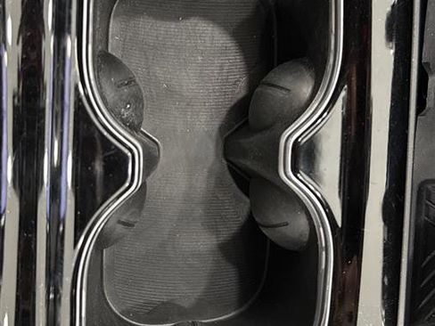 Used 2025 Chrysler Pacifica Limited FWD image 61