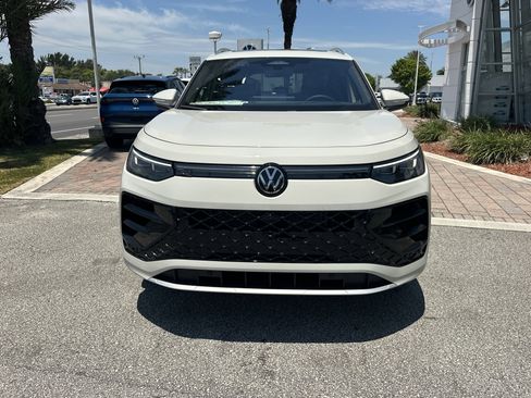 New 2026 Volkswagen Tiguan SEL R-Line AWD/4WD image 3