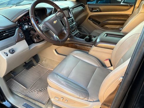 Used 2018 Chevrolet Suburban LT image 9