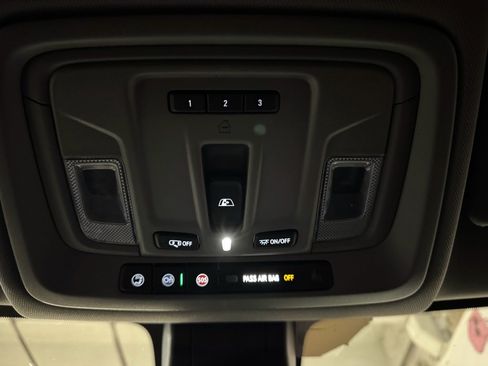 Used 2019 GMC Sierra 1500 SLT w/ SLT Premium Plus Package image 16