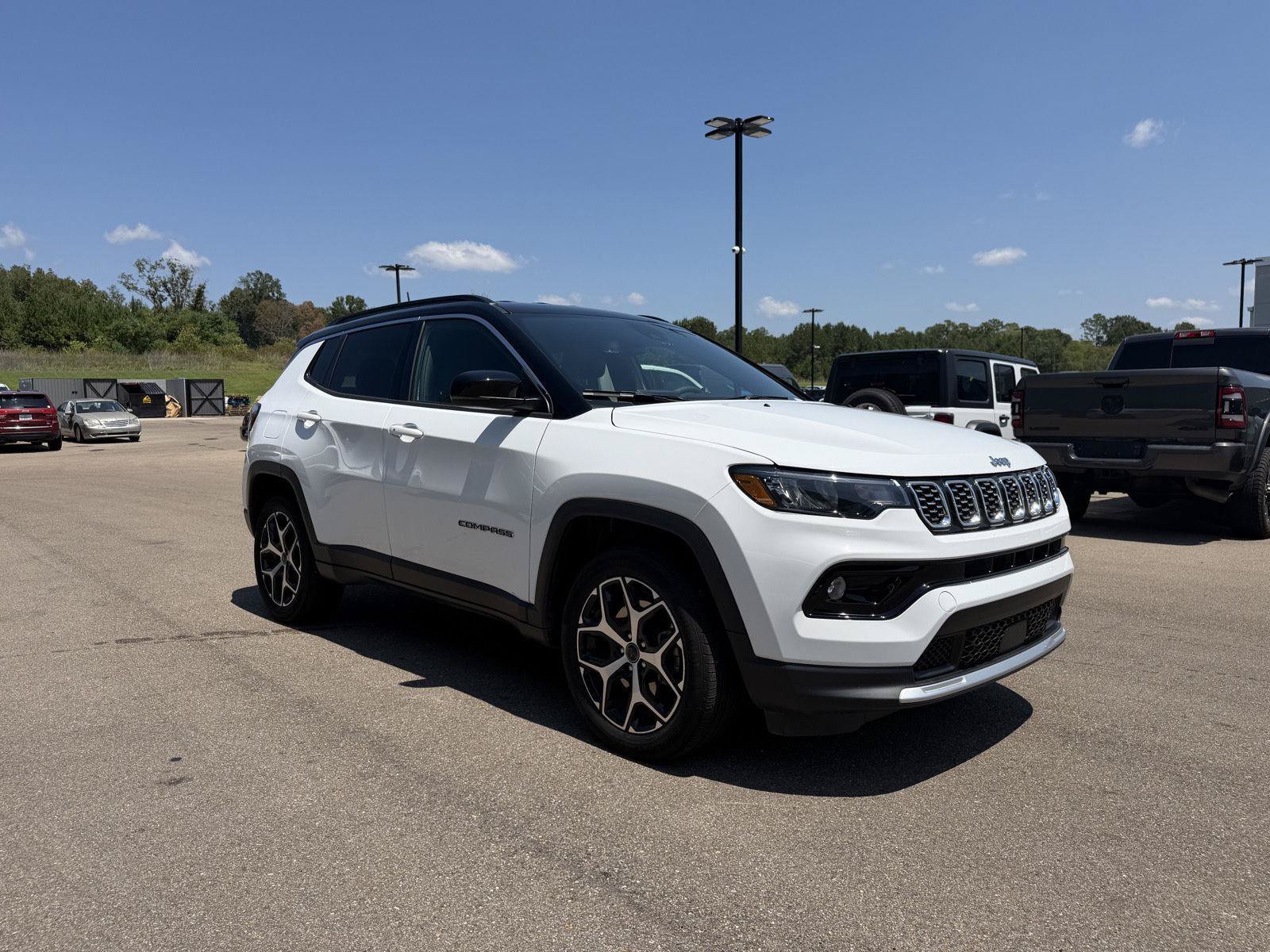 Certified 2025 Jeep Compass Limited AWD/4WD image 3