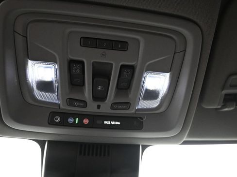 Used 2025 GMC Sierra 1500 Denali w/ Denali Reserve Package AWD/4WD image 21